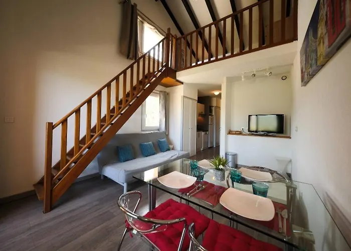 Grand Mezzanine Sur La * Algajola (Corsica)